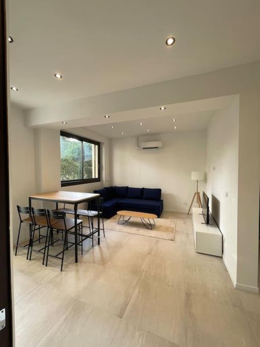 Apartment Charmant Appart / 4 Pers /2 Ch /centre/vieux-port Marseille
